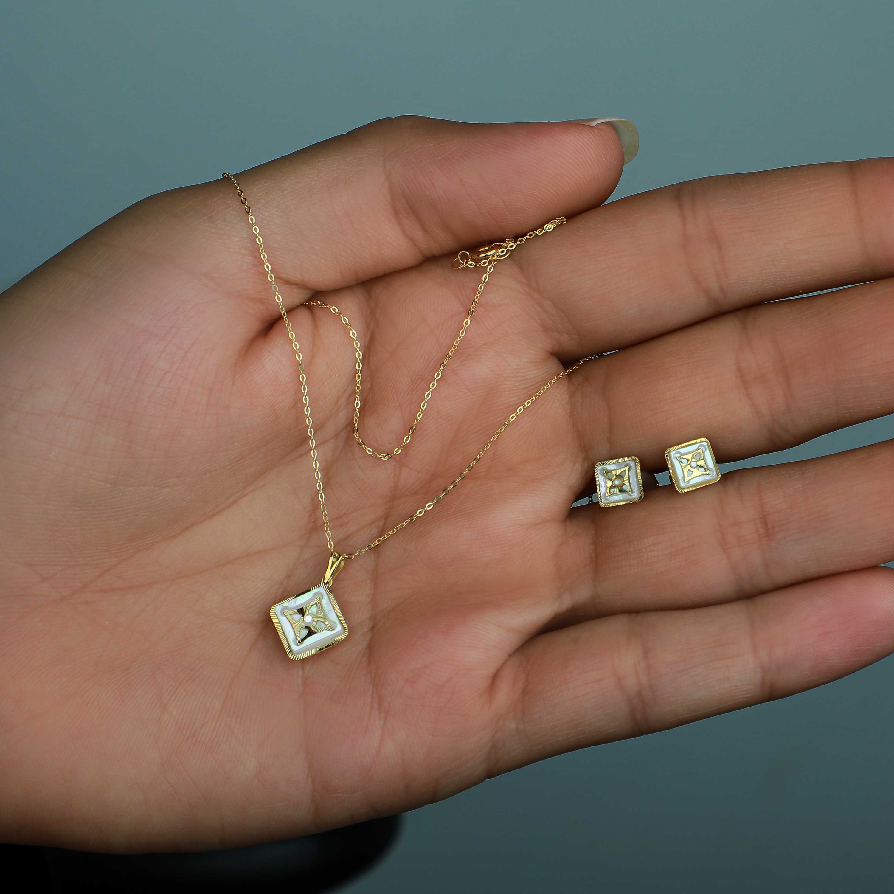 18 karat gold half set, Turkish made - (H-0816)